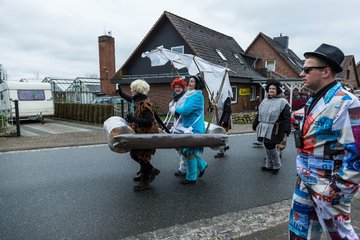 Bild 174 - Latuff Umzug